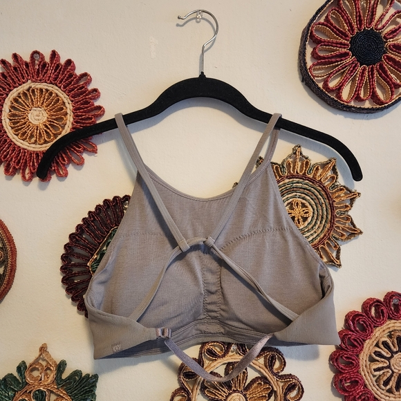 💃🏻HOLD💃🏻 Lululemon Inner Glow Bra - Picture 8 of 10